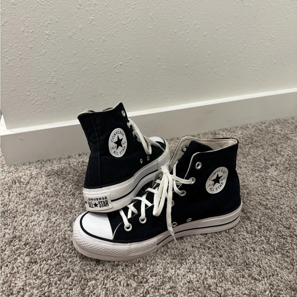 Converse hardly worn